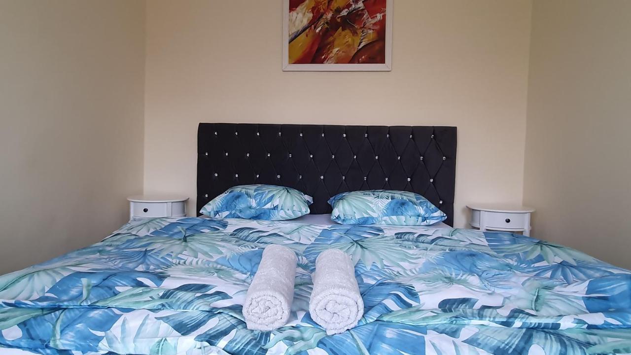 Appartement Apartament Estera à Oradea Extérieur photo