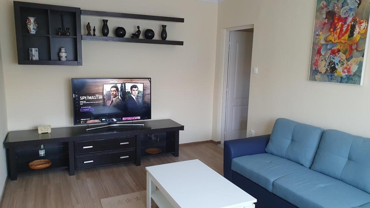 Appartement Apartament Estera à Oradea Extérieur photo