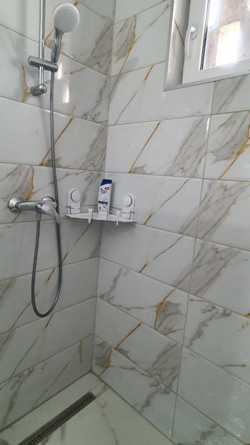 Appartement Apartament Estera à Oradea Extérieur photo