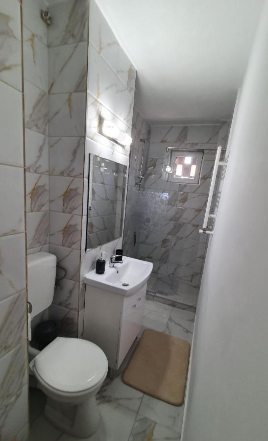 Appartement Apartament Estera à Oradea Extérieur photo